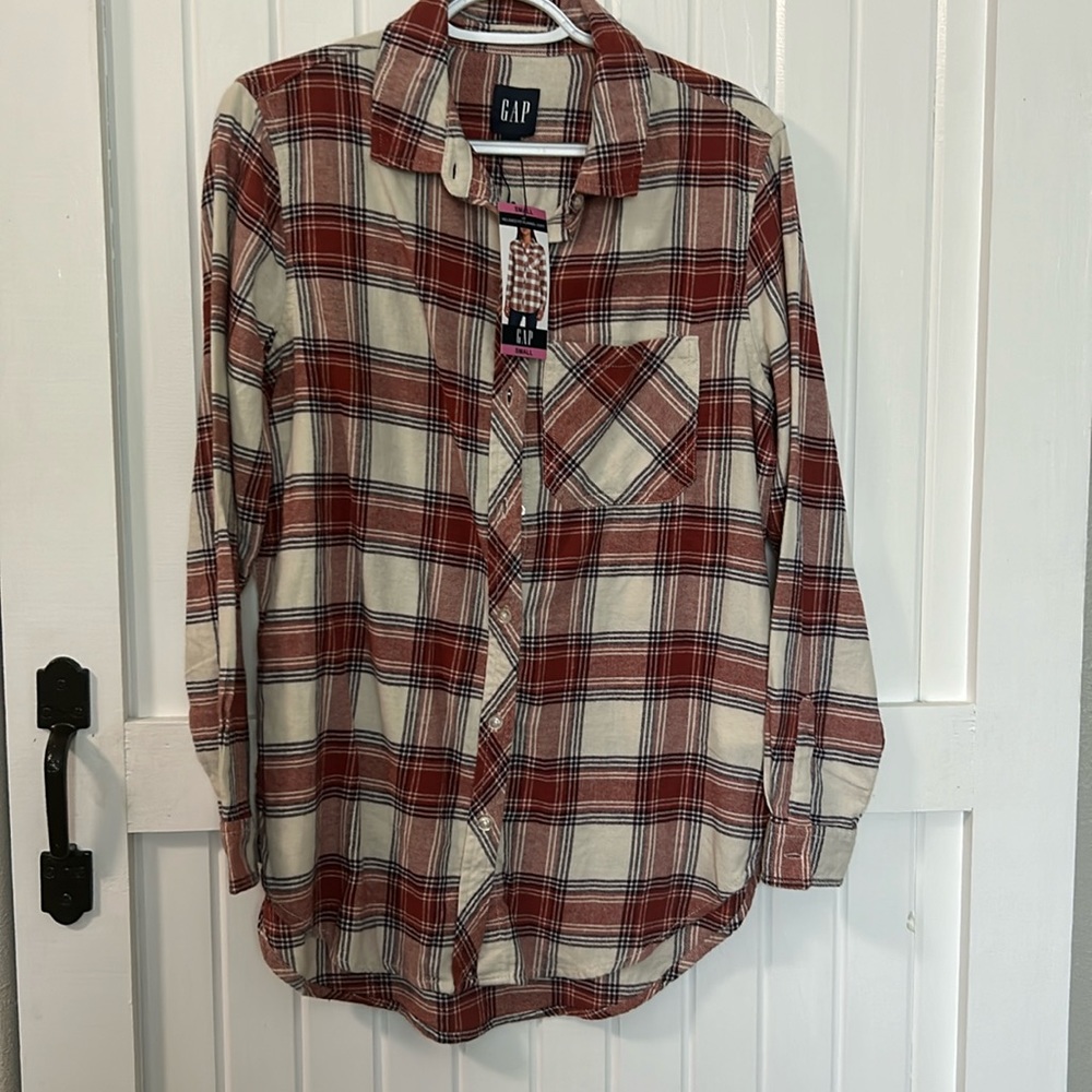 GAP Women’s Plaid Flannel Shirt